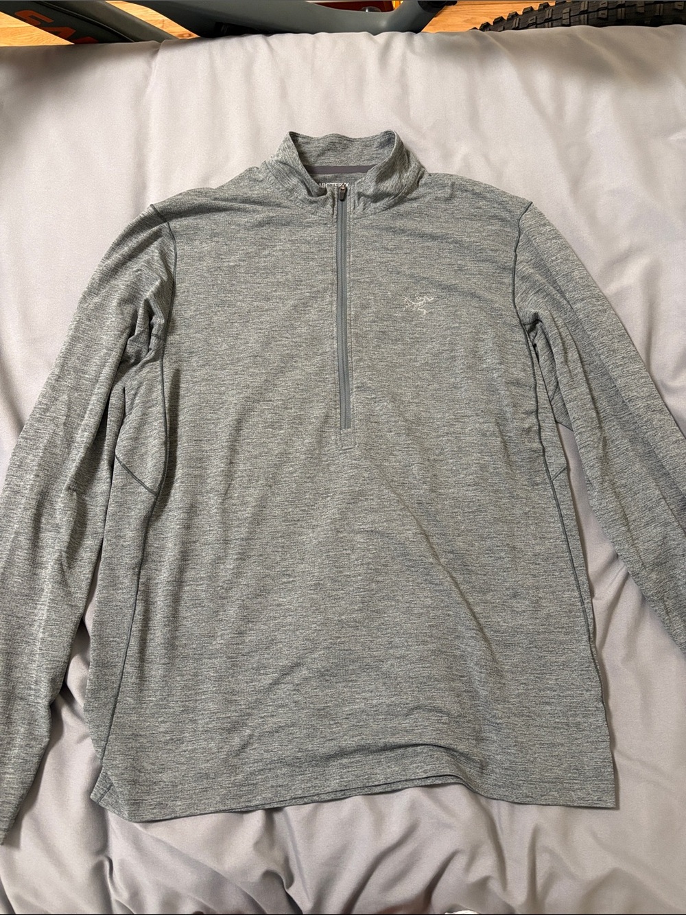 Arc'teryx Men's Long Sleeve 1/4 Zip in Heather Gray